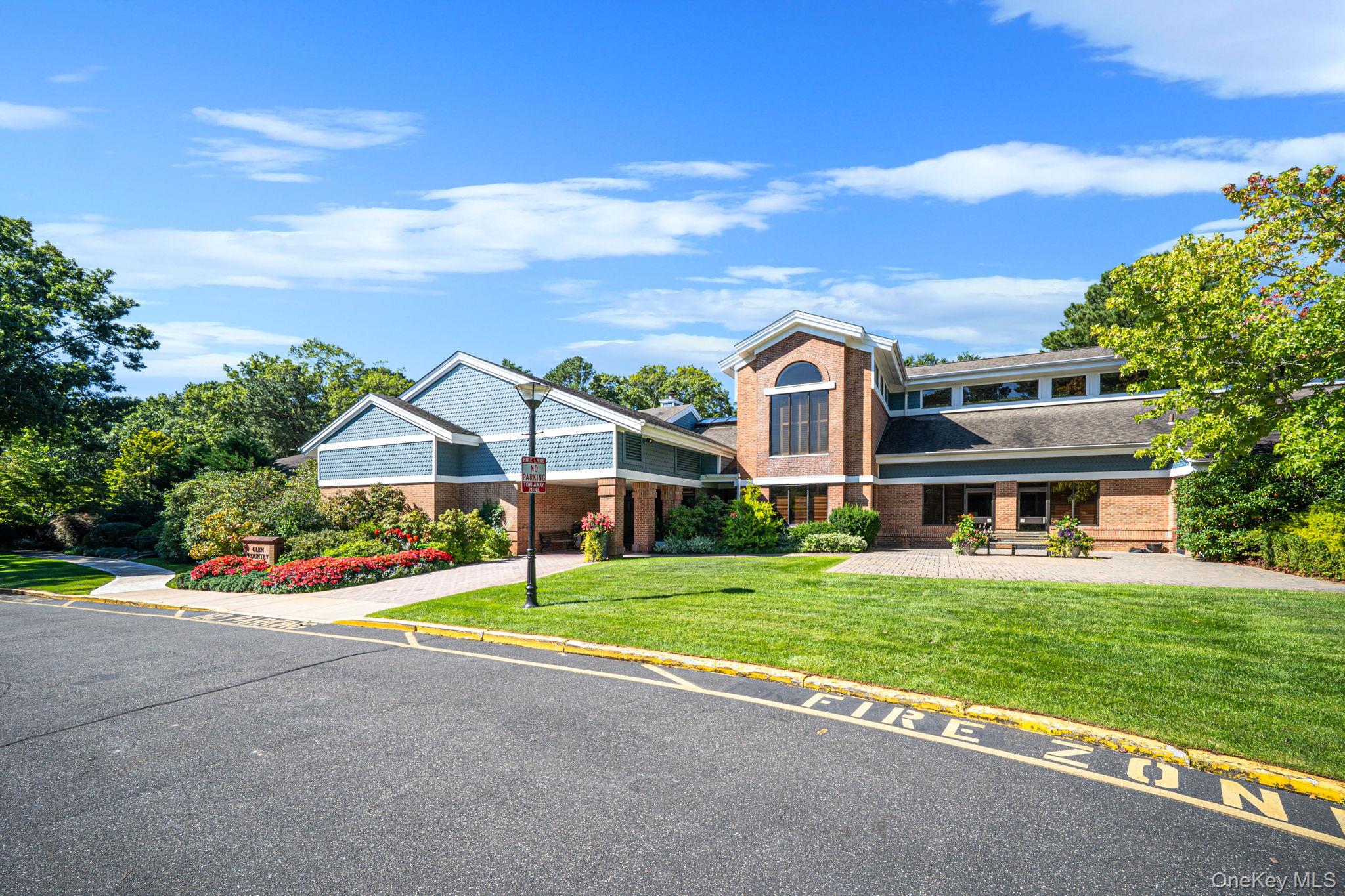 20 Wainscott Court — photo 30