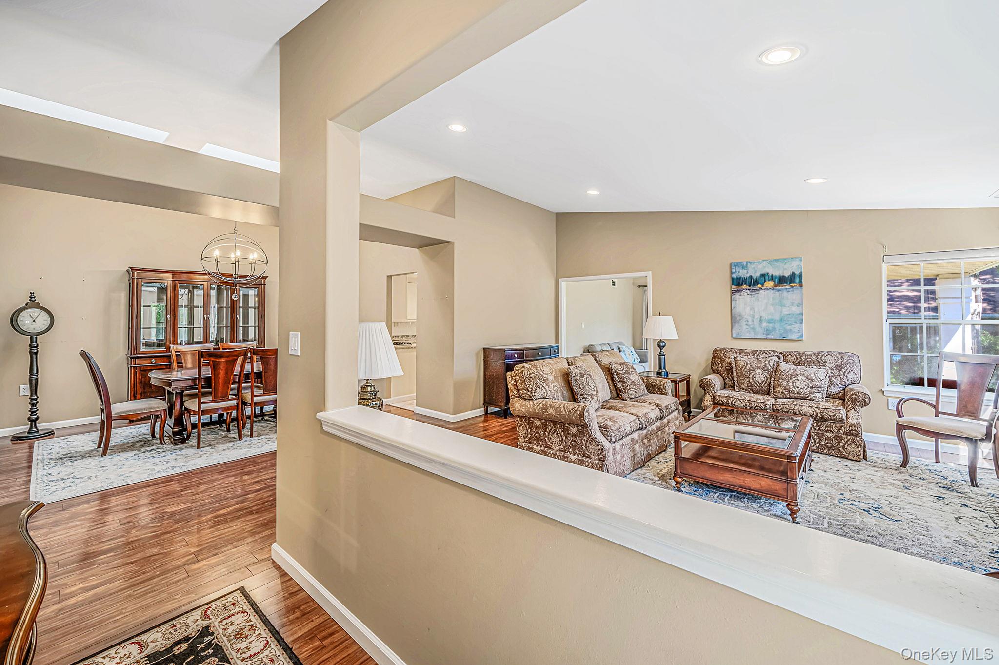 20 Wainscott Court — photo 3