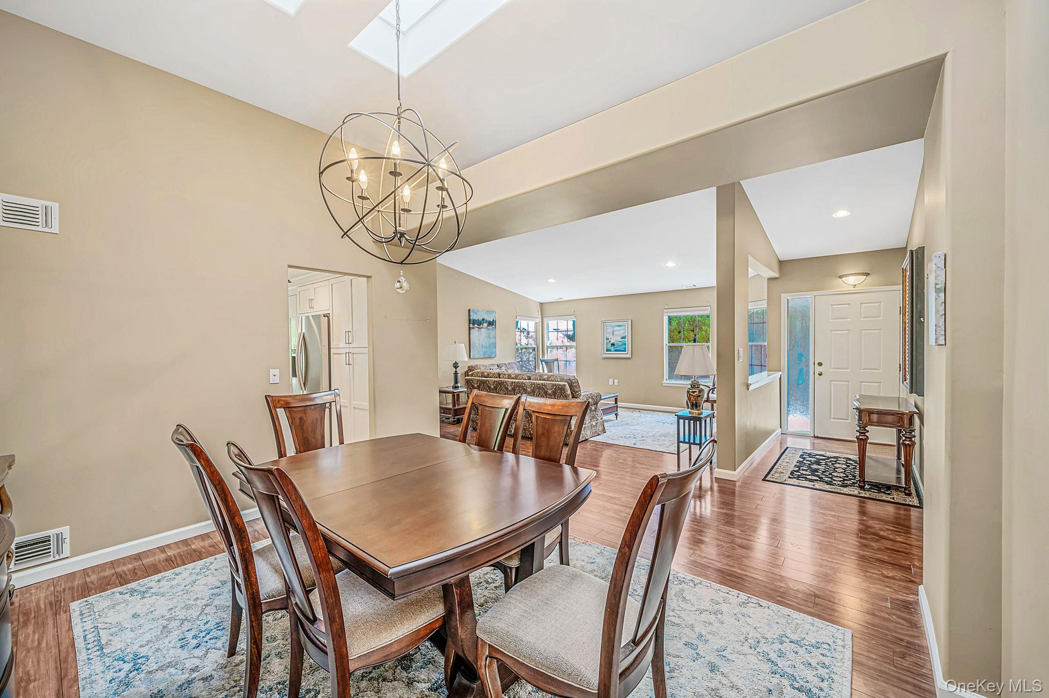 20 Wainscott Court — photo 7