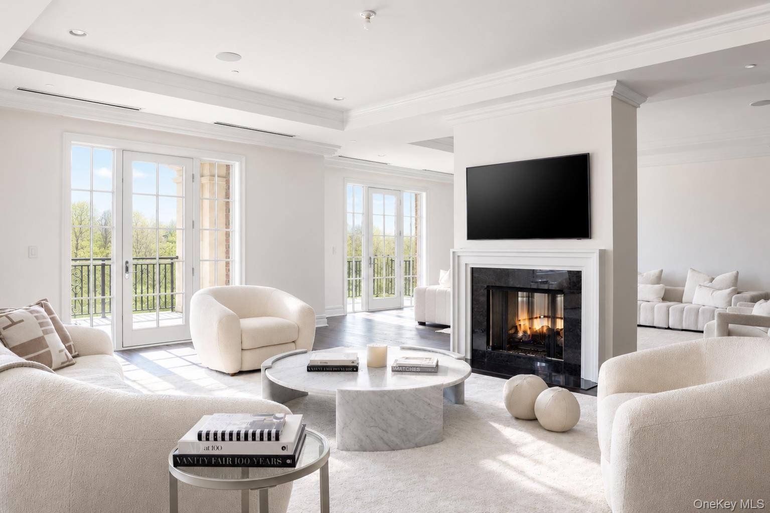 3000 Royal Court #3211, North Hills