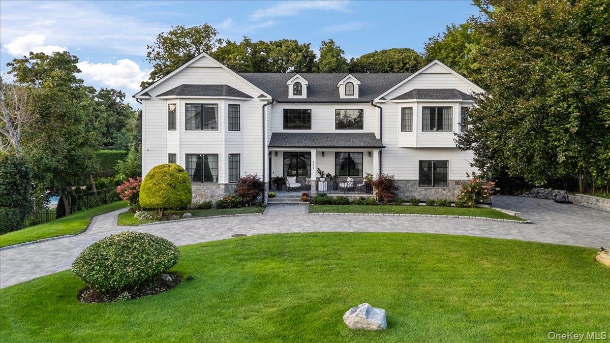 105 Woodhill Lane, Manhasset