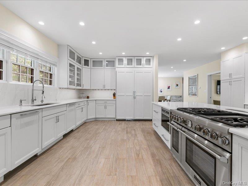 421 Edge of Woods Road — photo 11
