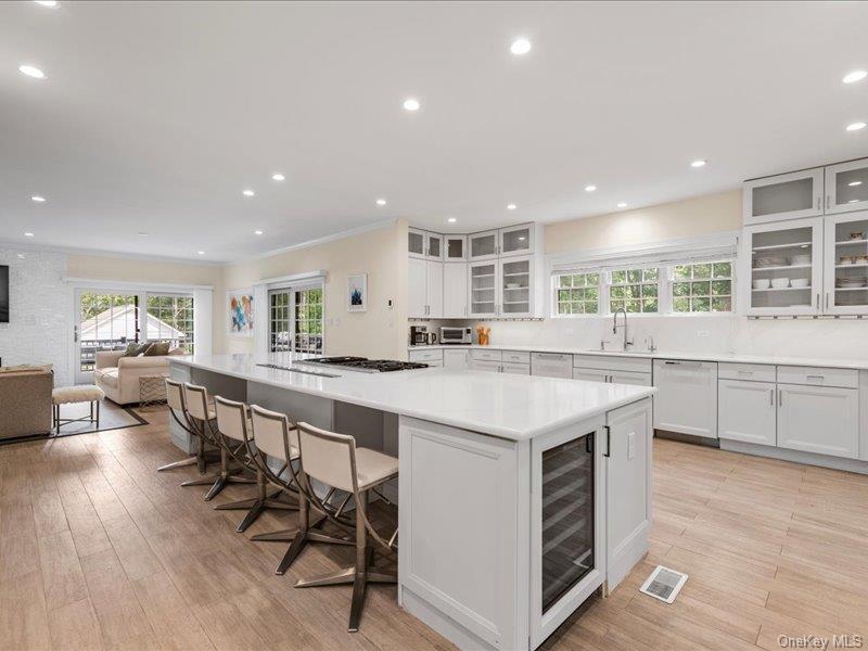 421 Edge of Woods Road — photo 8