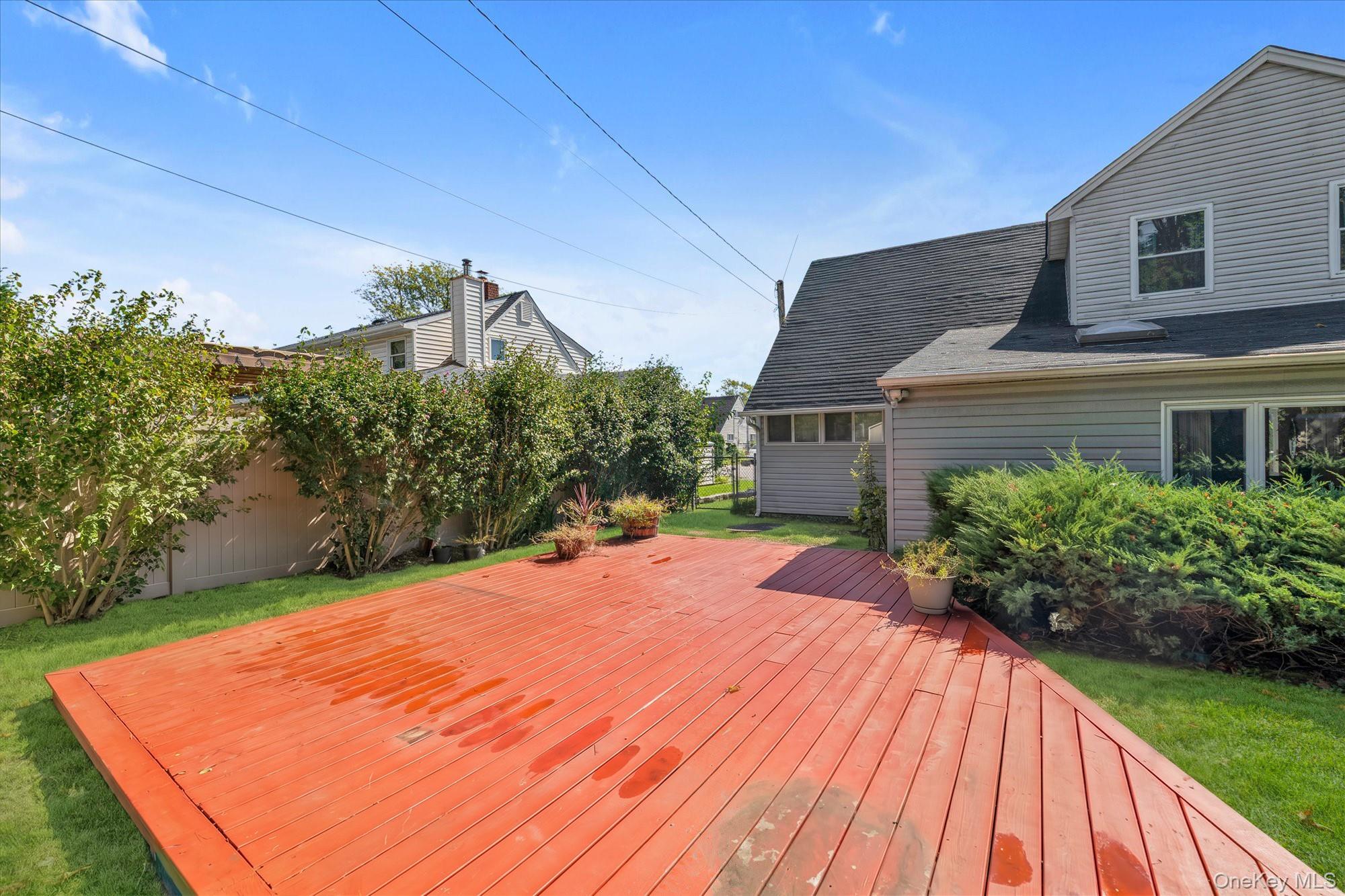 157 Land Lane — photo 18