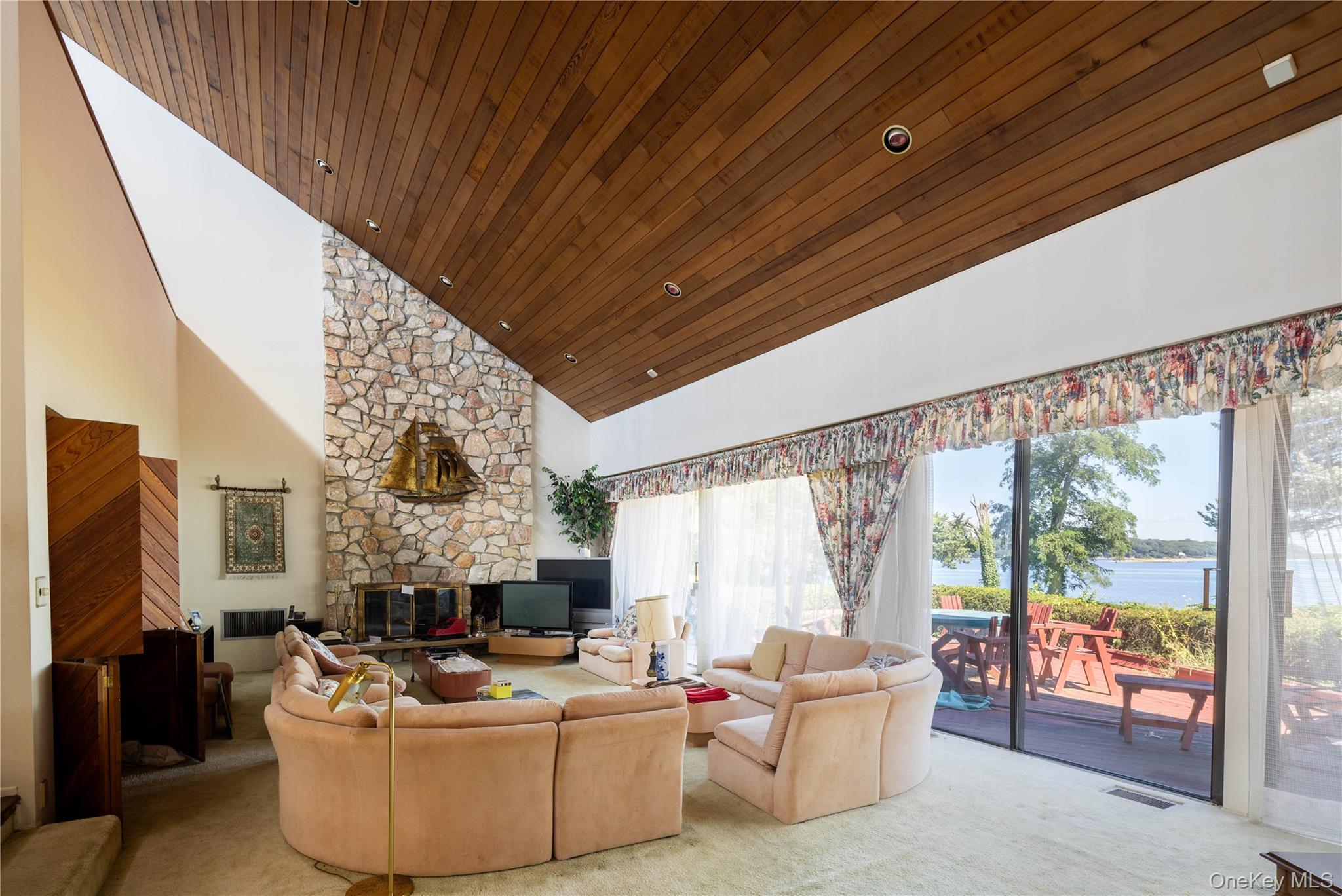 7 Lighthouse Point — photo 10
