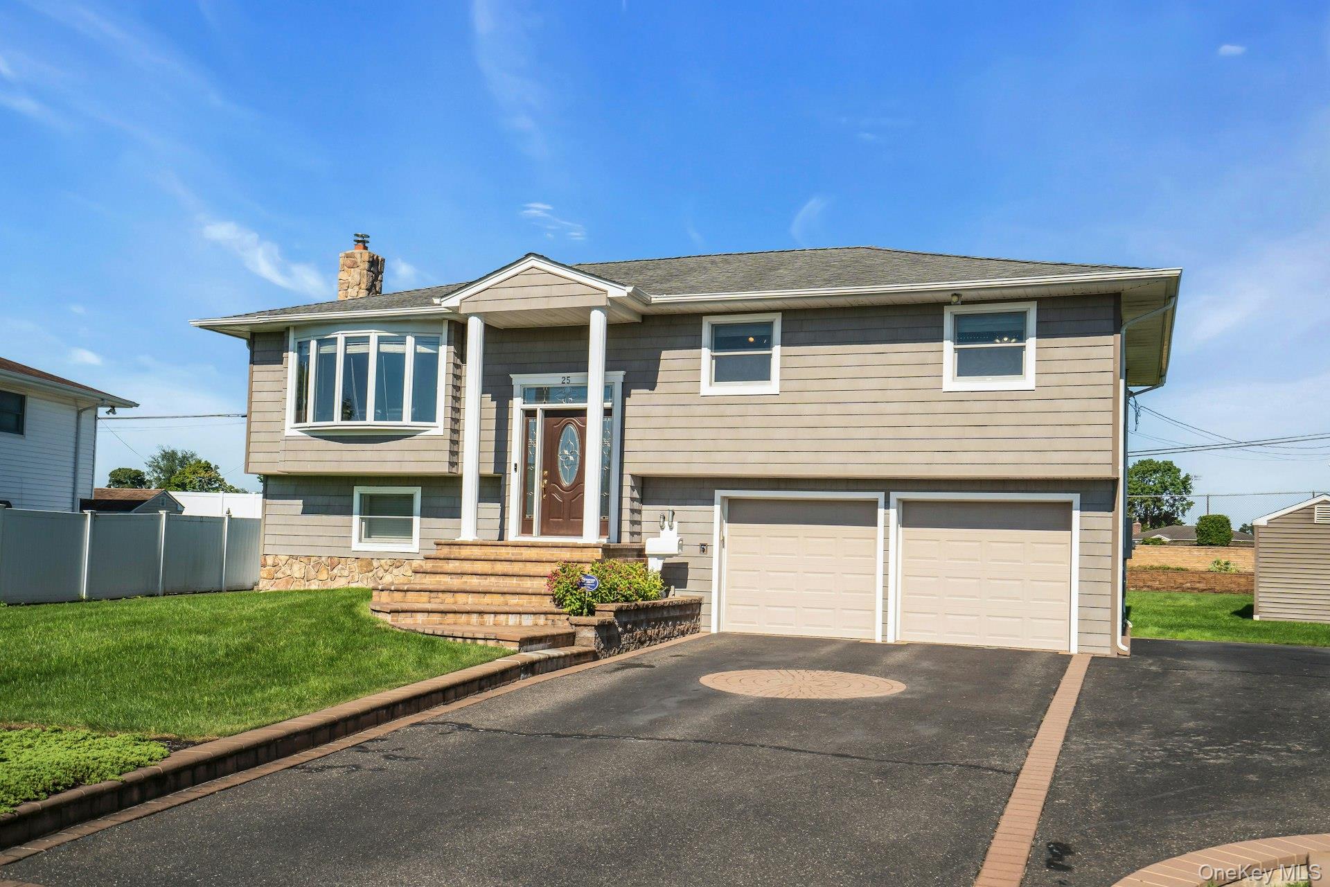 25 Heather Crescent — photo 3