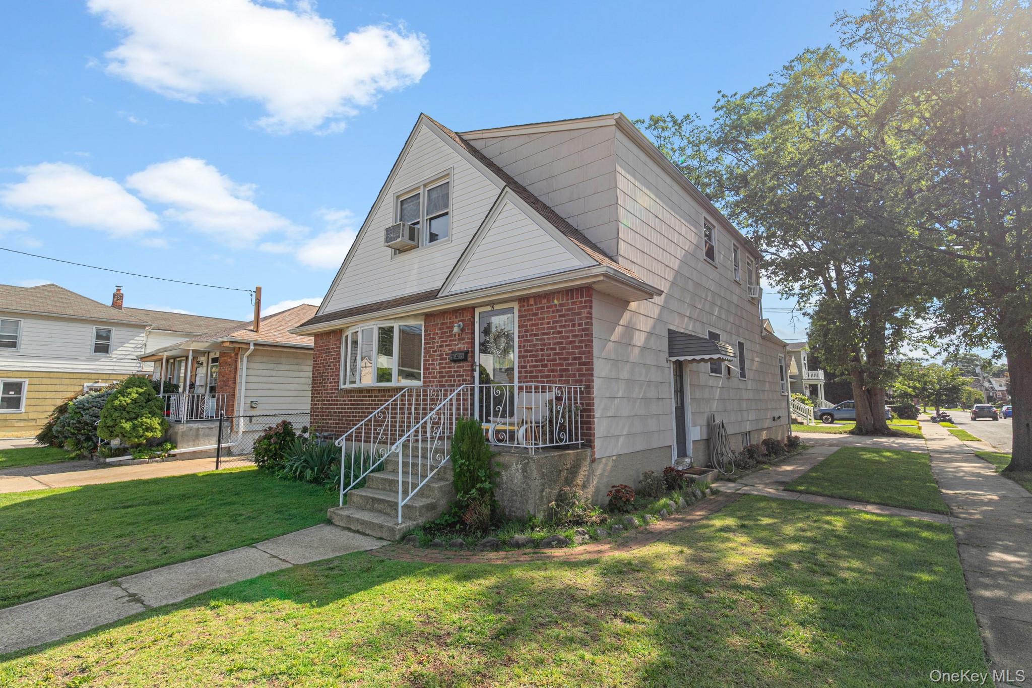 19 Acorn Place — photo 2