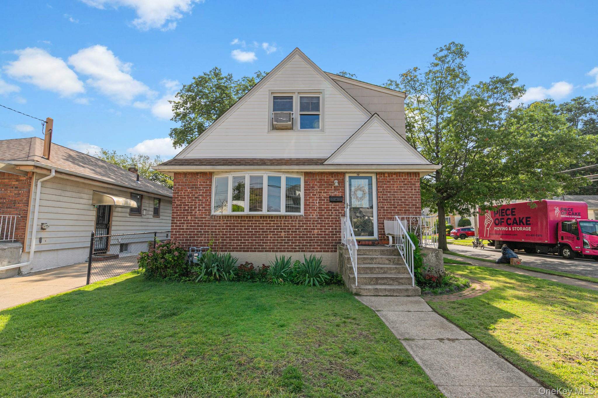 19 Acorn Place, Lynbrook