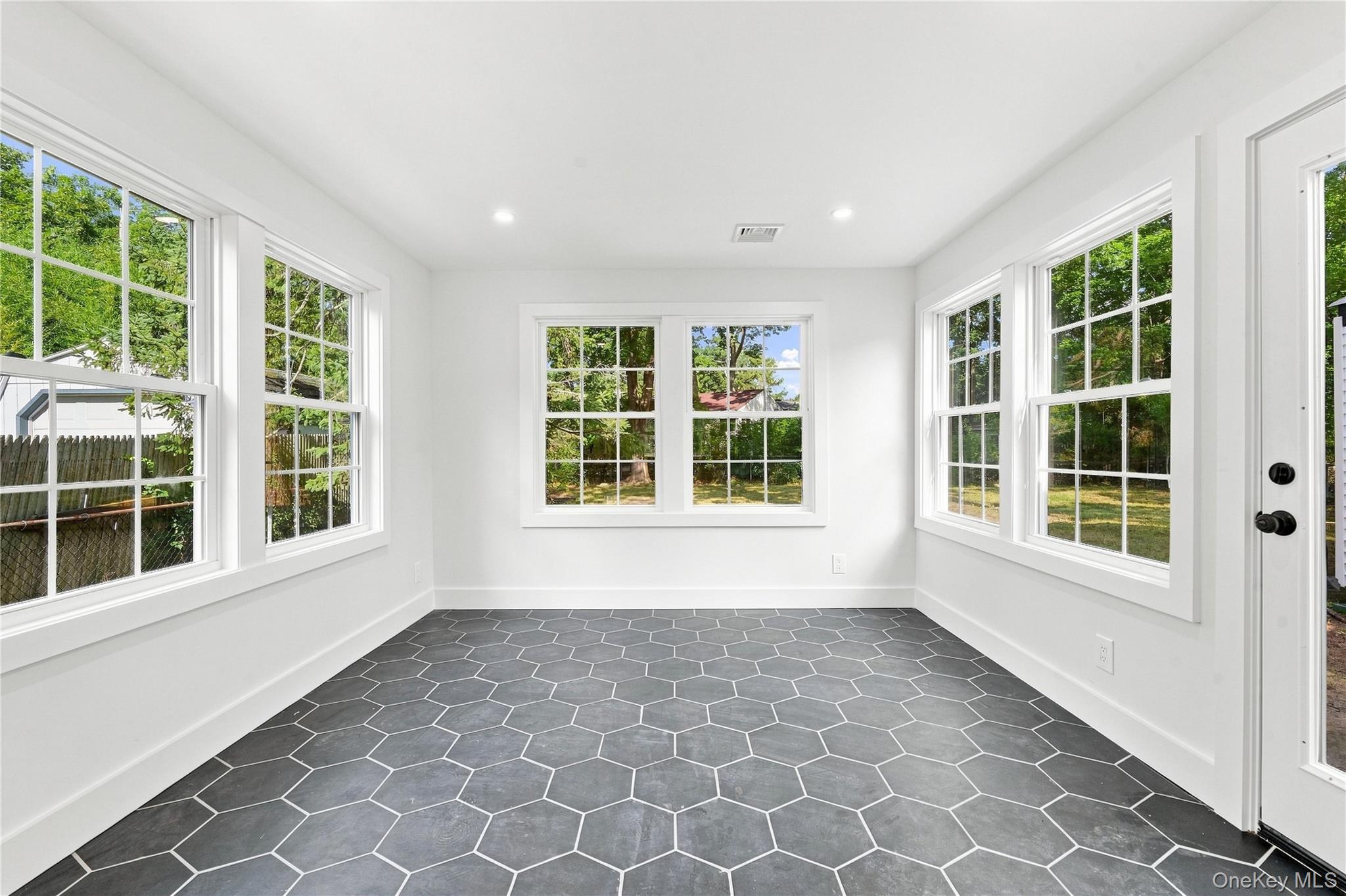 13 Campbell Lane — photo 13