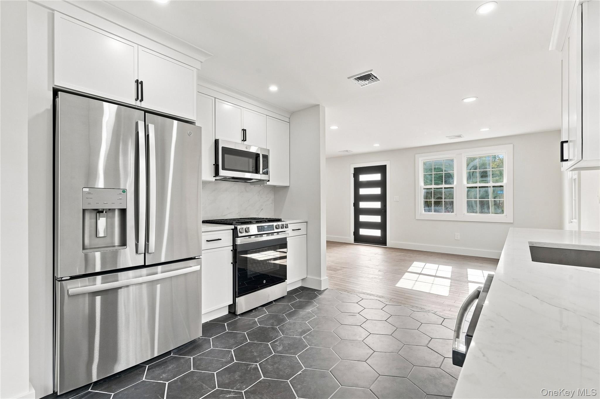 13 Campbell Lane — photo 10