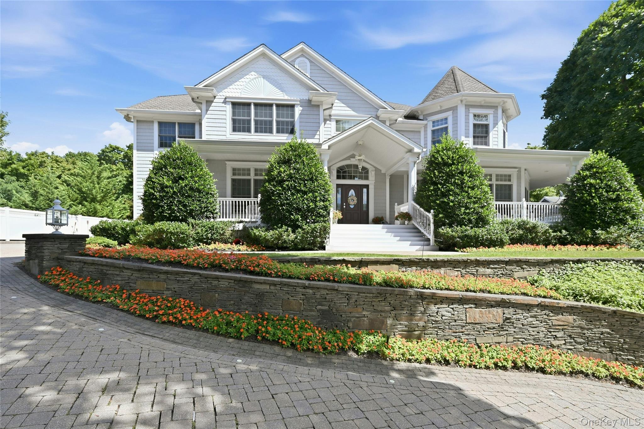 3 Crescent Drive