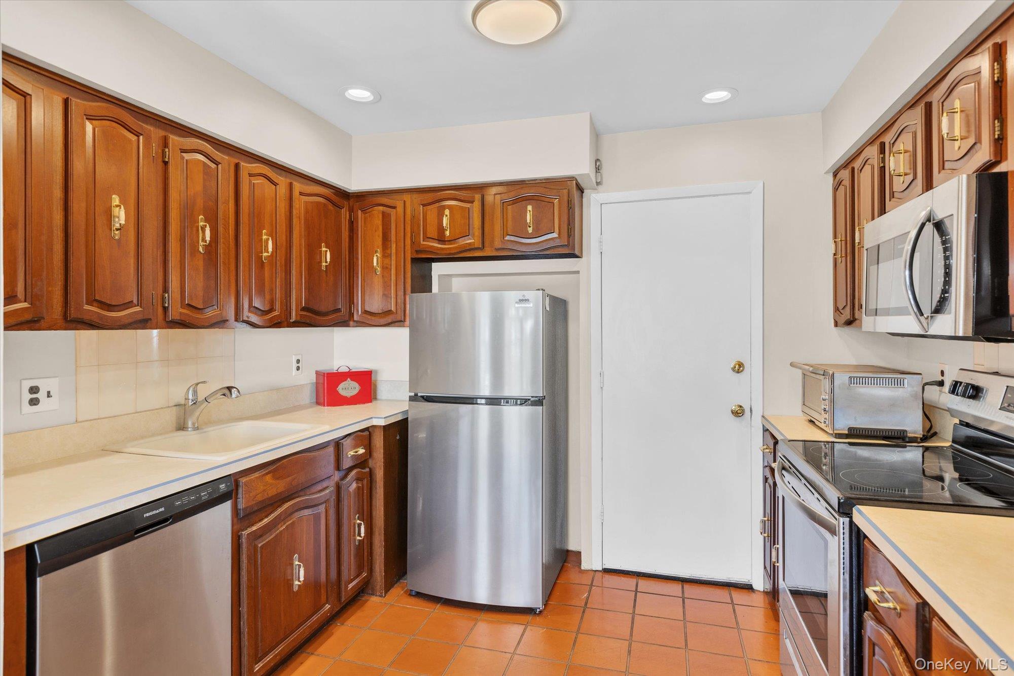 97 Revere Drive — photo 6
