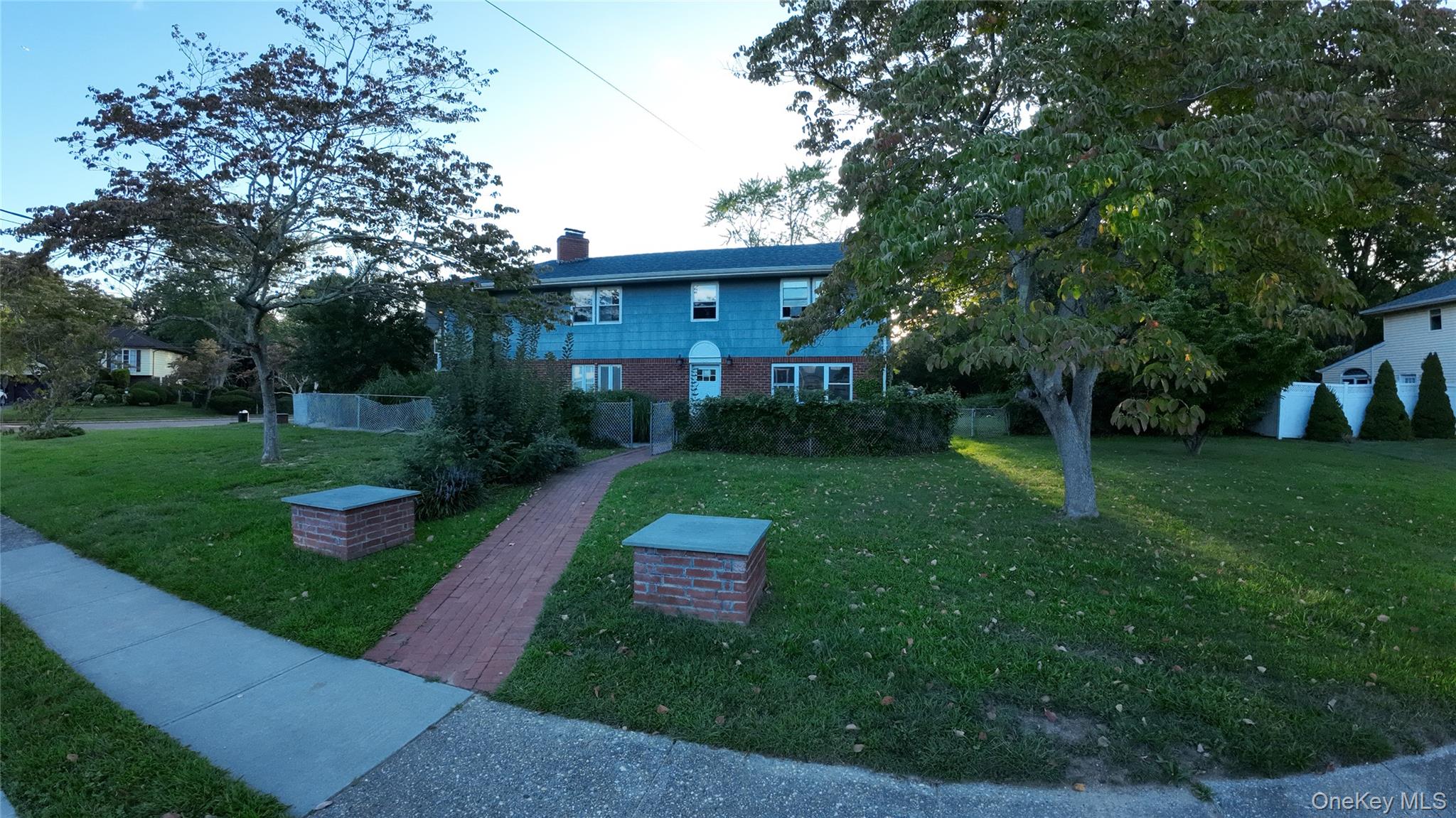 82 Yale Avenue, Oakdale