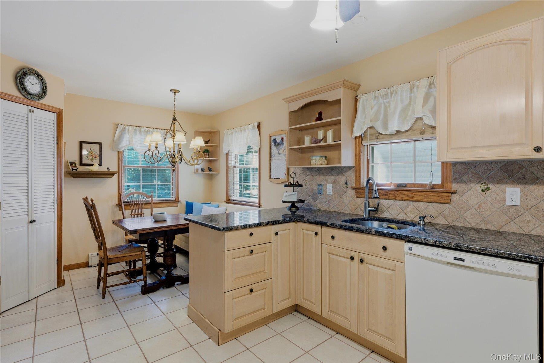 24 Sylvan Lane — photo 16