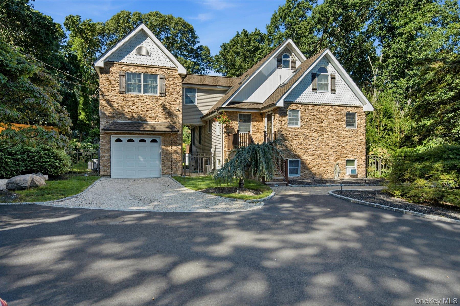 24 Sylvan Lane — photo 2