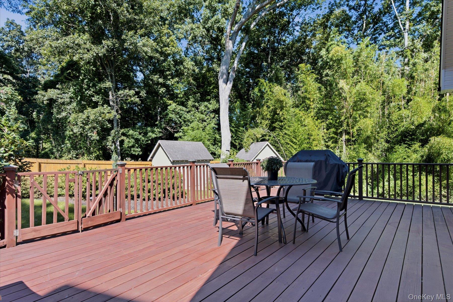 24 Sylvan Lane — photo 8