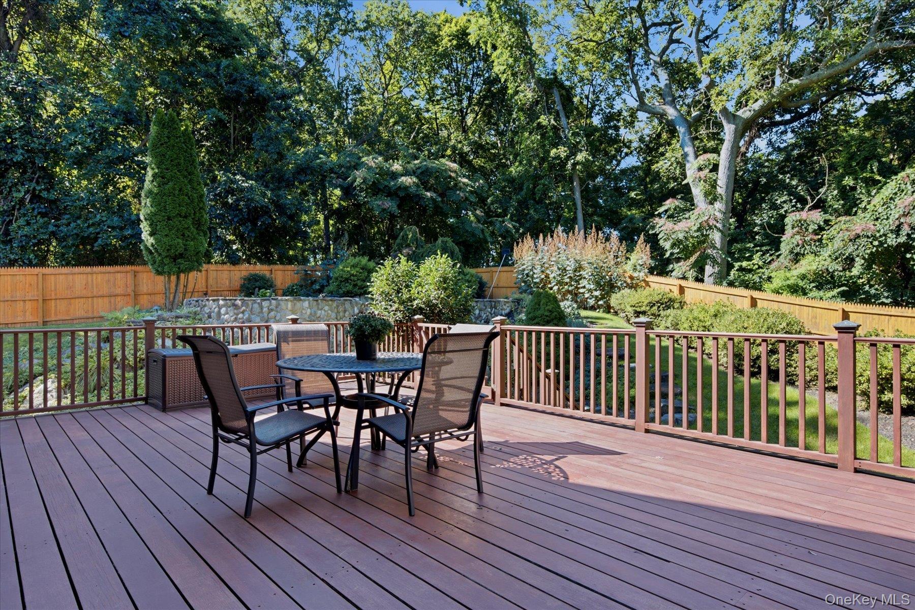 24 Sylvan Lane — photo 9