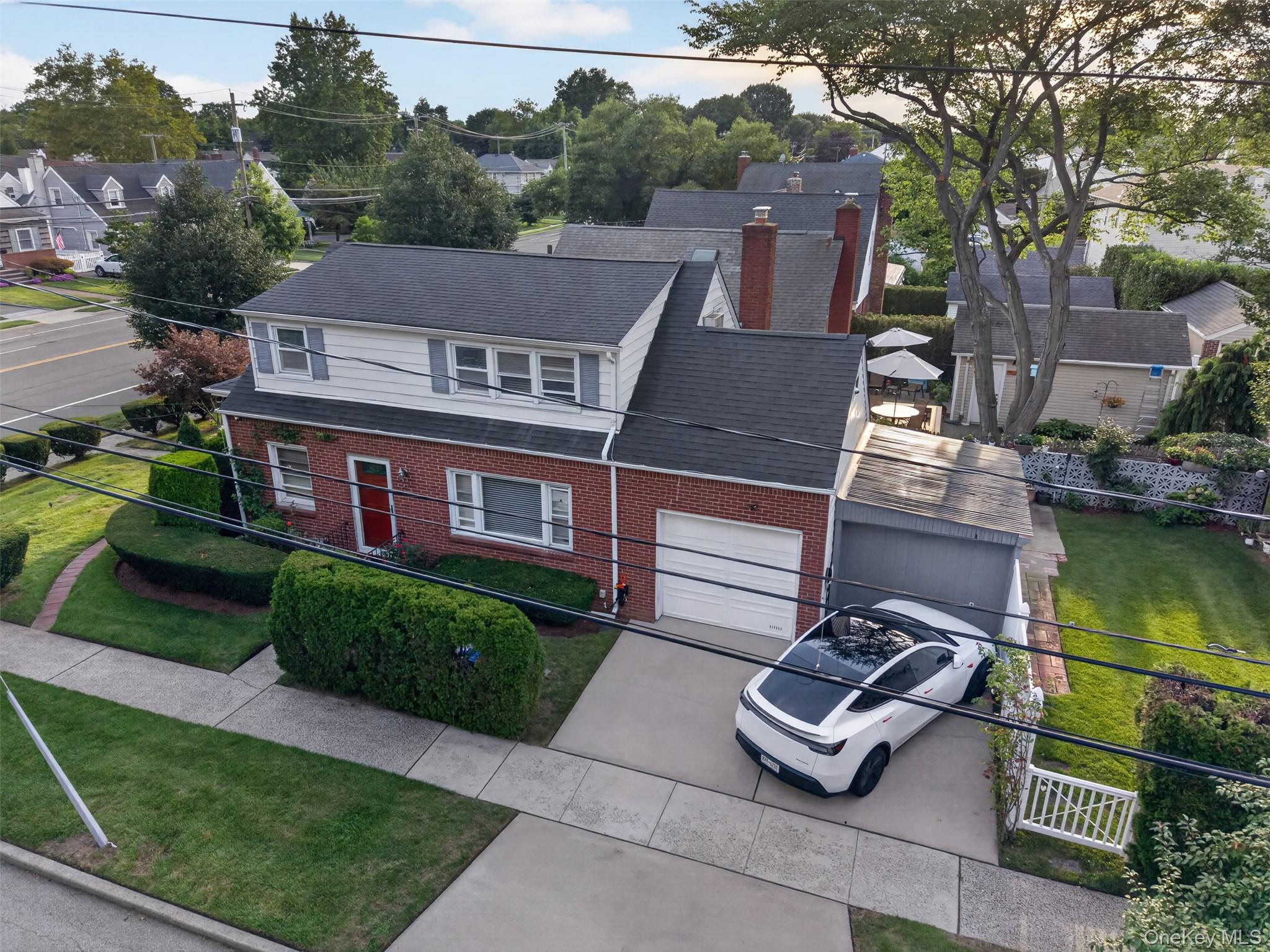 69 Stewart Avenue — photo 4