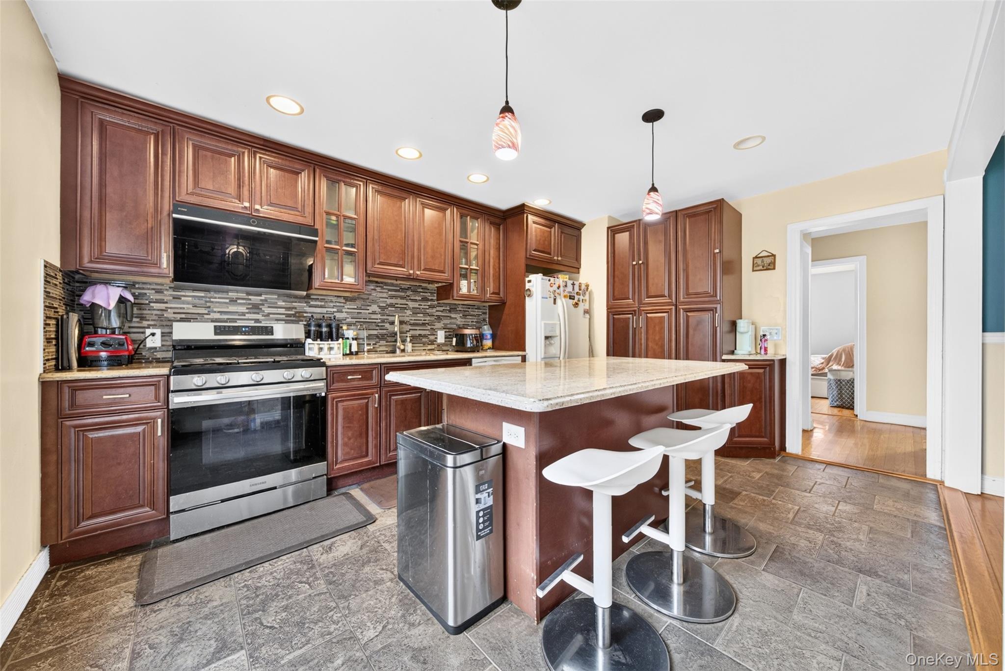69 Stewart Avenue — photo 6
