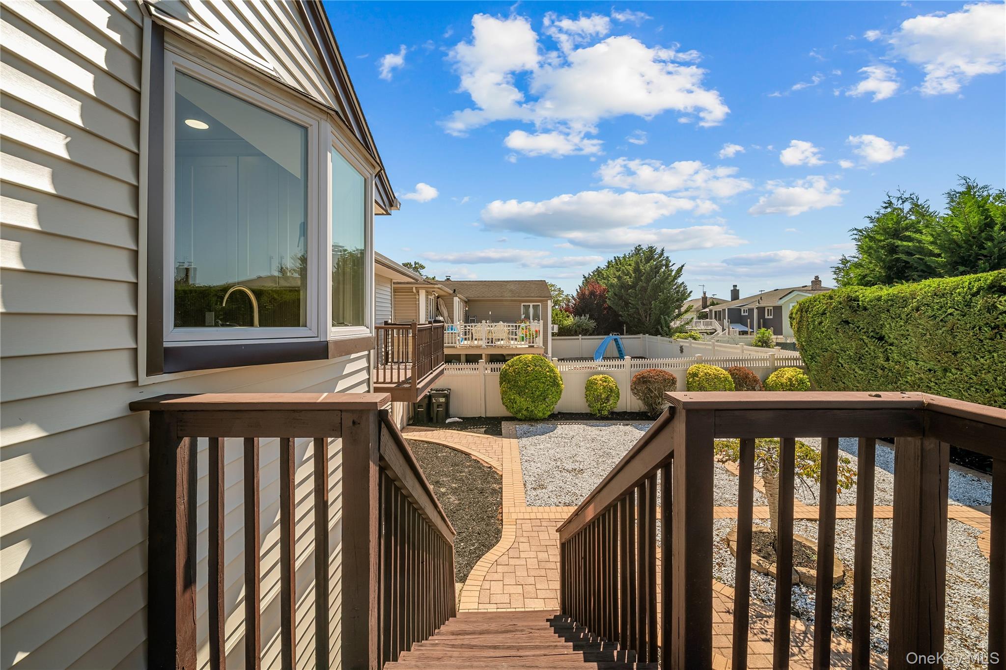 3260 Shore Road — photo 38