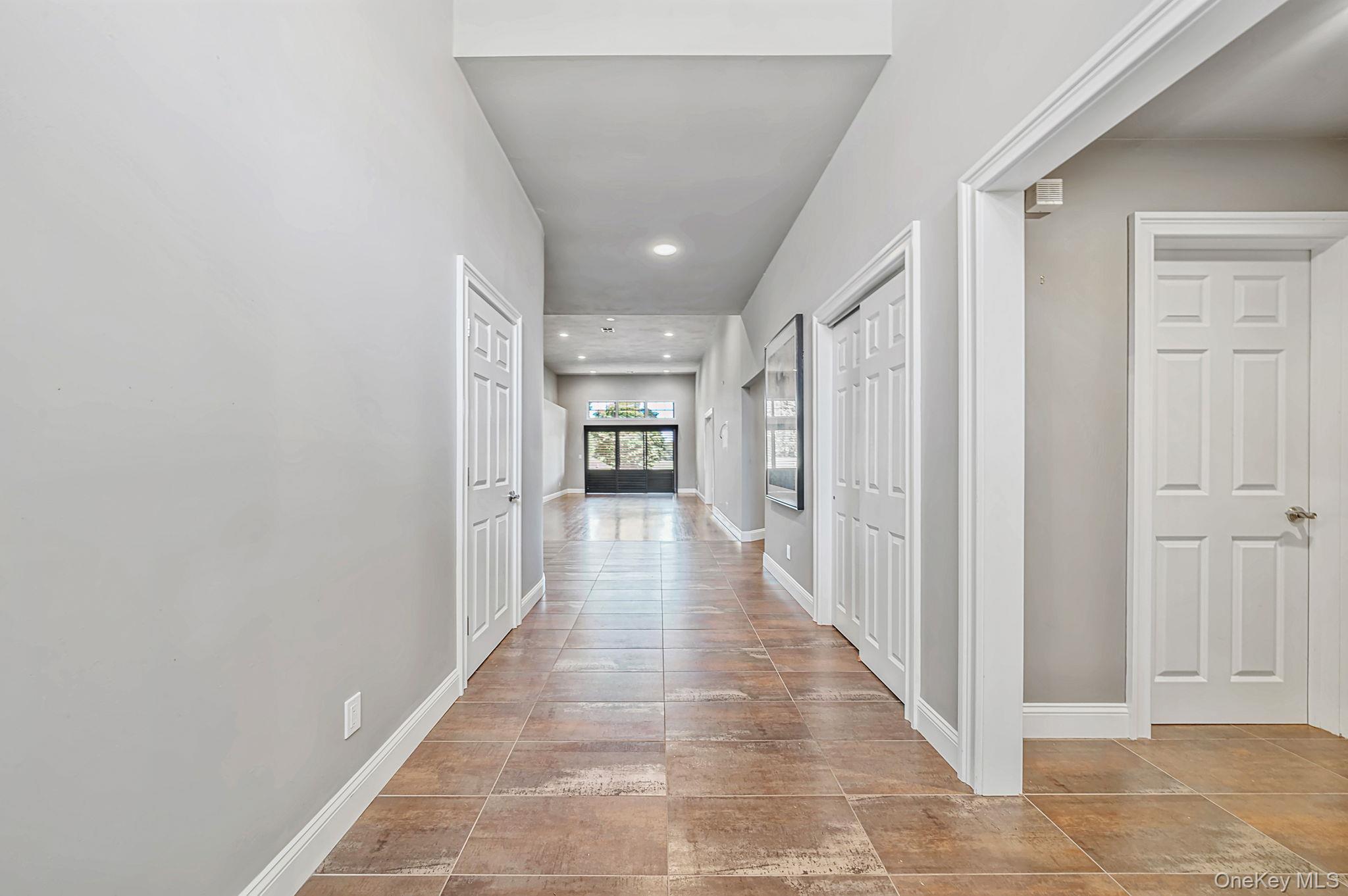 6 Hamlet Drive — photo 4