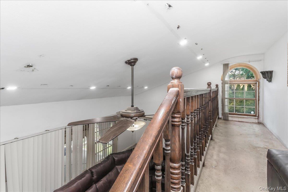 1 Greentree Circle — photo 18