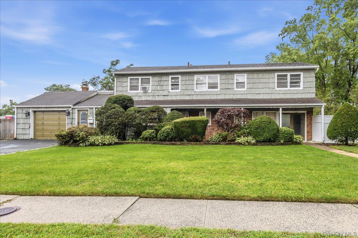 1 Greentree Circle, Westbury