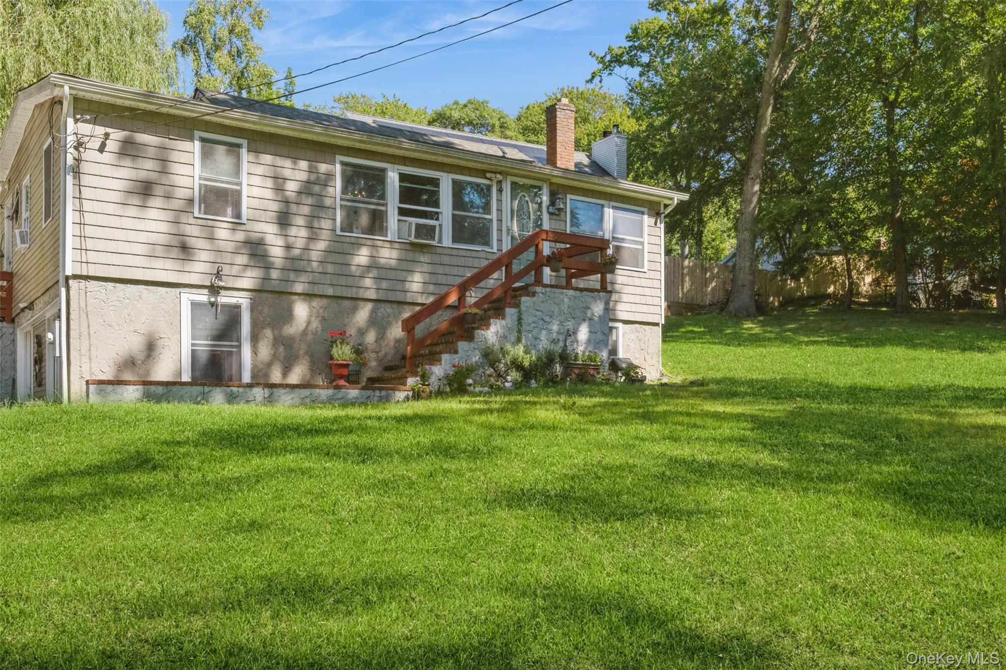 25 Tamarack Road — photo 3