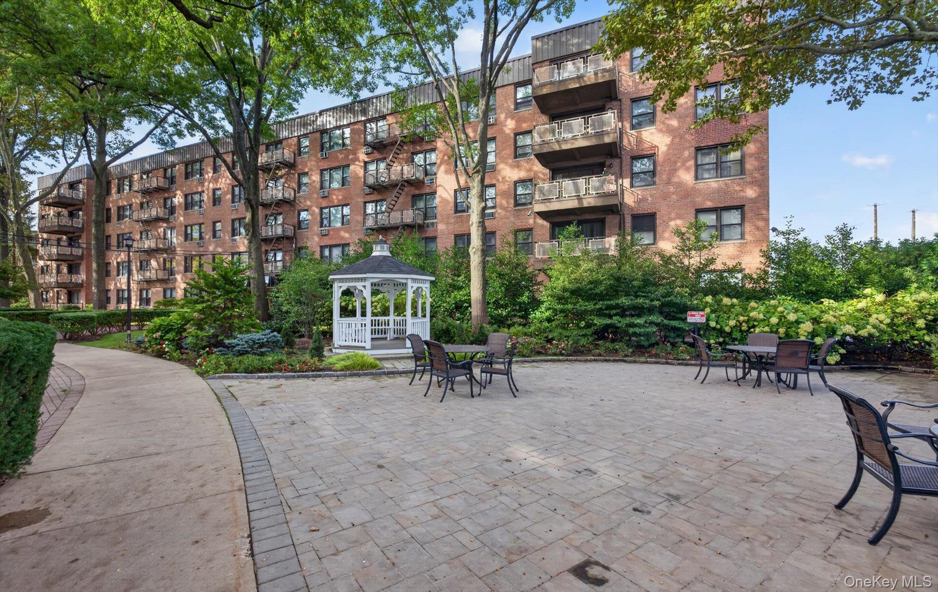 4 Birchwood Court #4G — photo 8