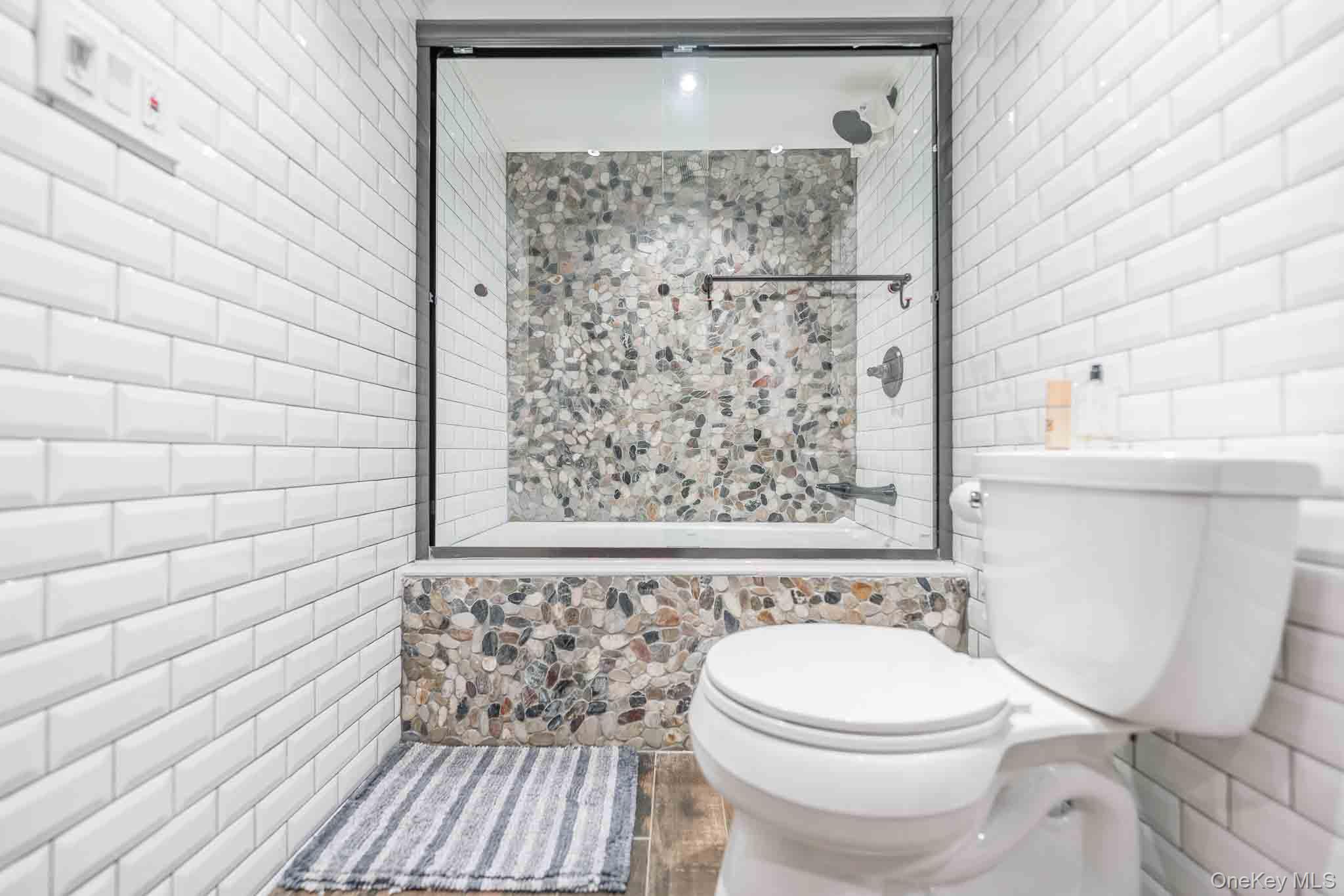 2 Ike Place — photo 19