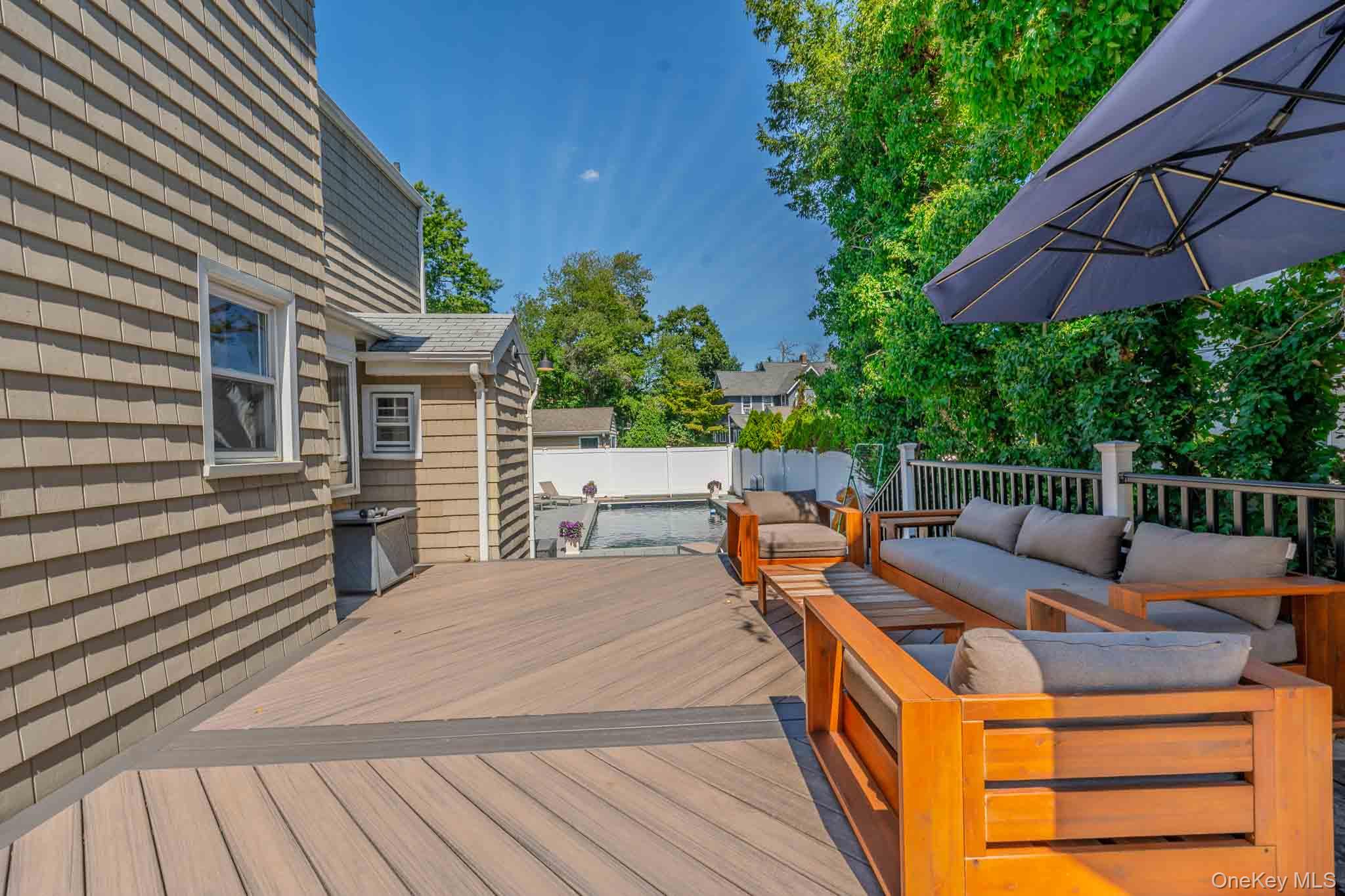 2 Ike Place — photo 28