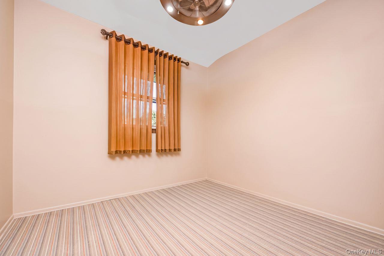 16 Wendy Lane — photo 12