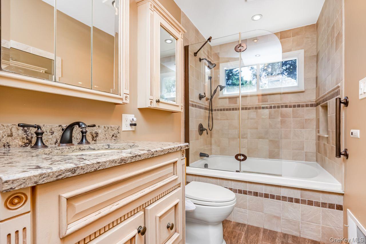 16 Wendy Lane — photo 14