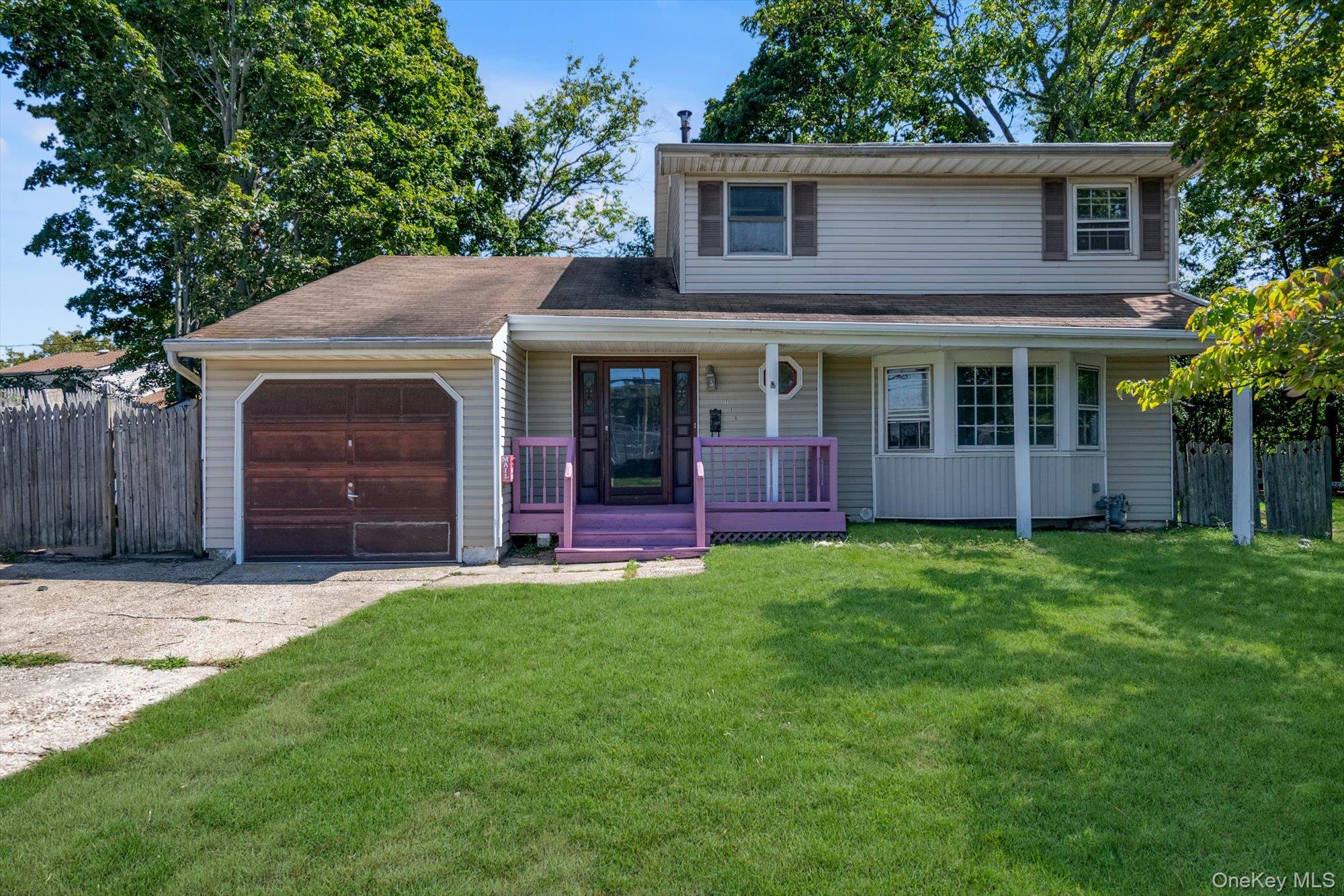 136 Broadway, Greenlawn