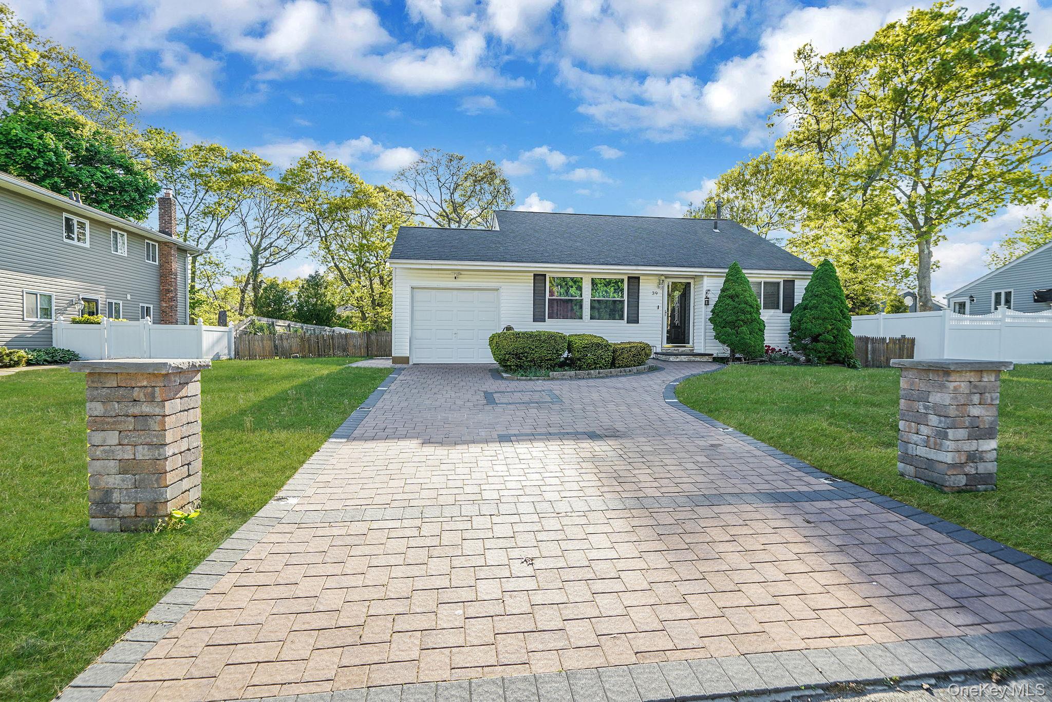 39 Superior Street, Port Jefferson Station