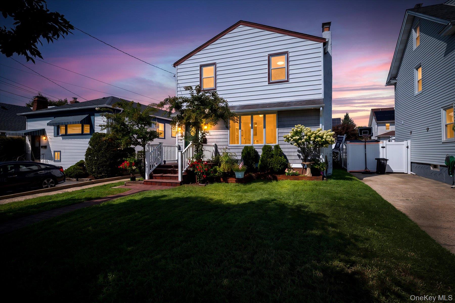 48 Windsor Parkway, Oceanside