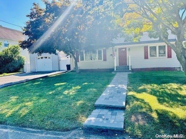 66 Folsom Avenue, Huntington Station