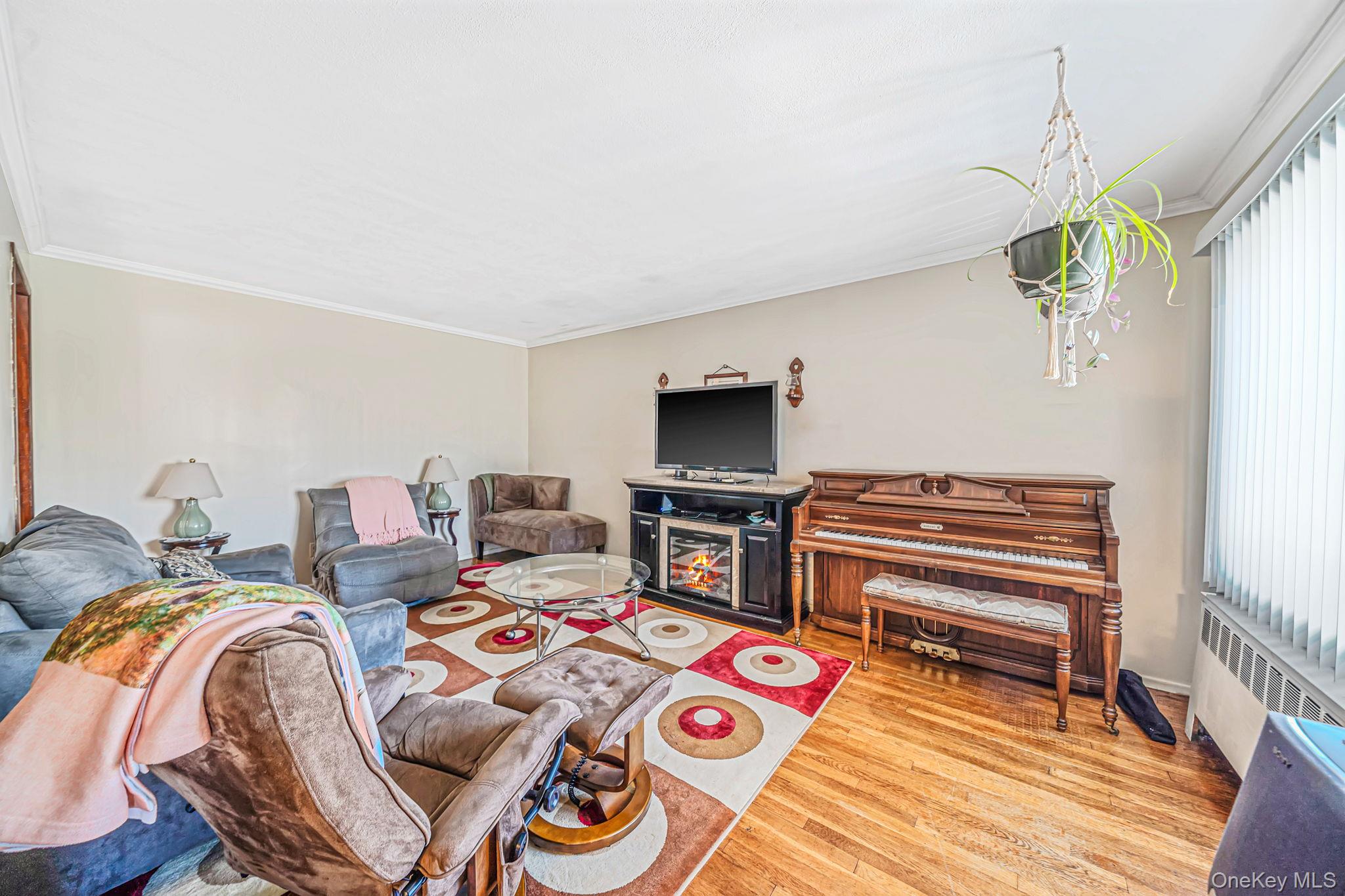 67 Holly Avenue — photo 3