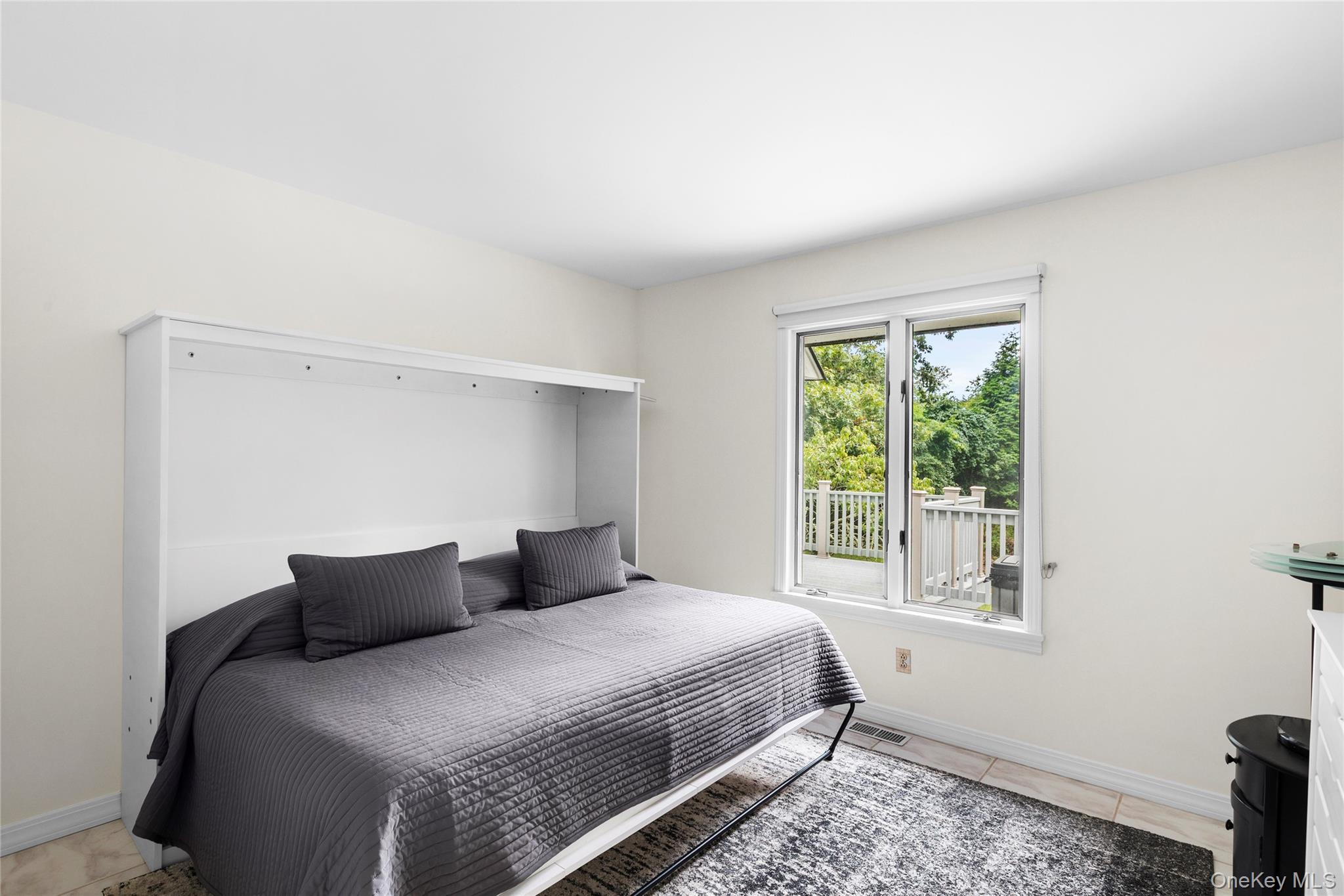 422 Montauk Highway — photo 22