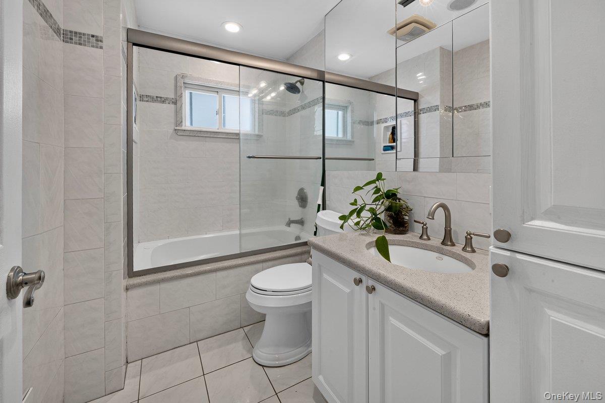53 Burlington Avenue — photo 9
