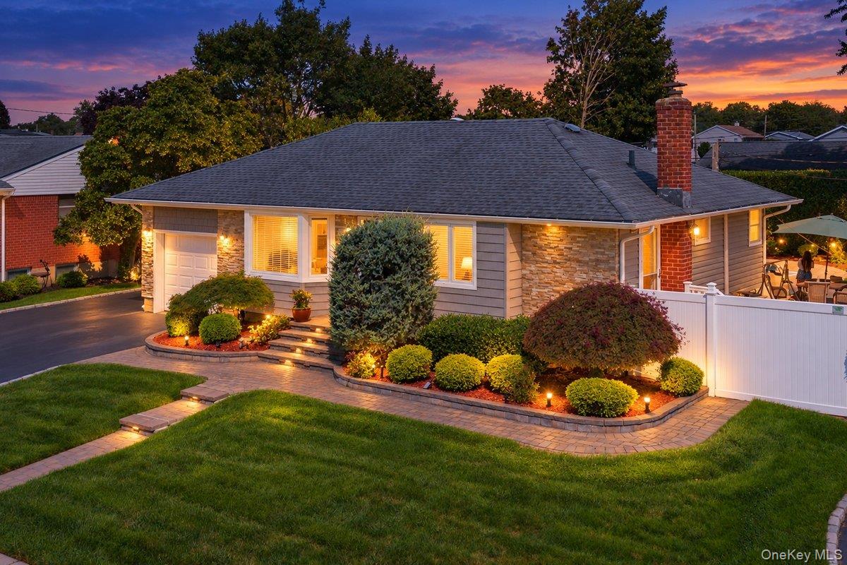 53 Burlington Avenue, Deer Park