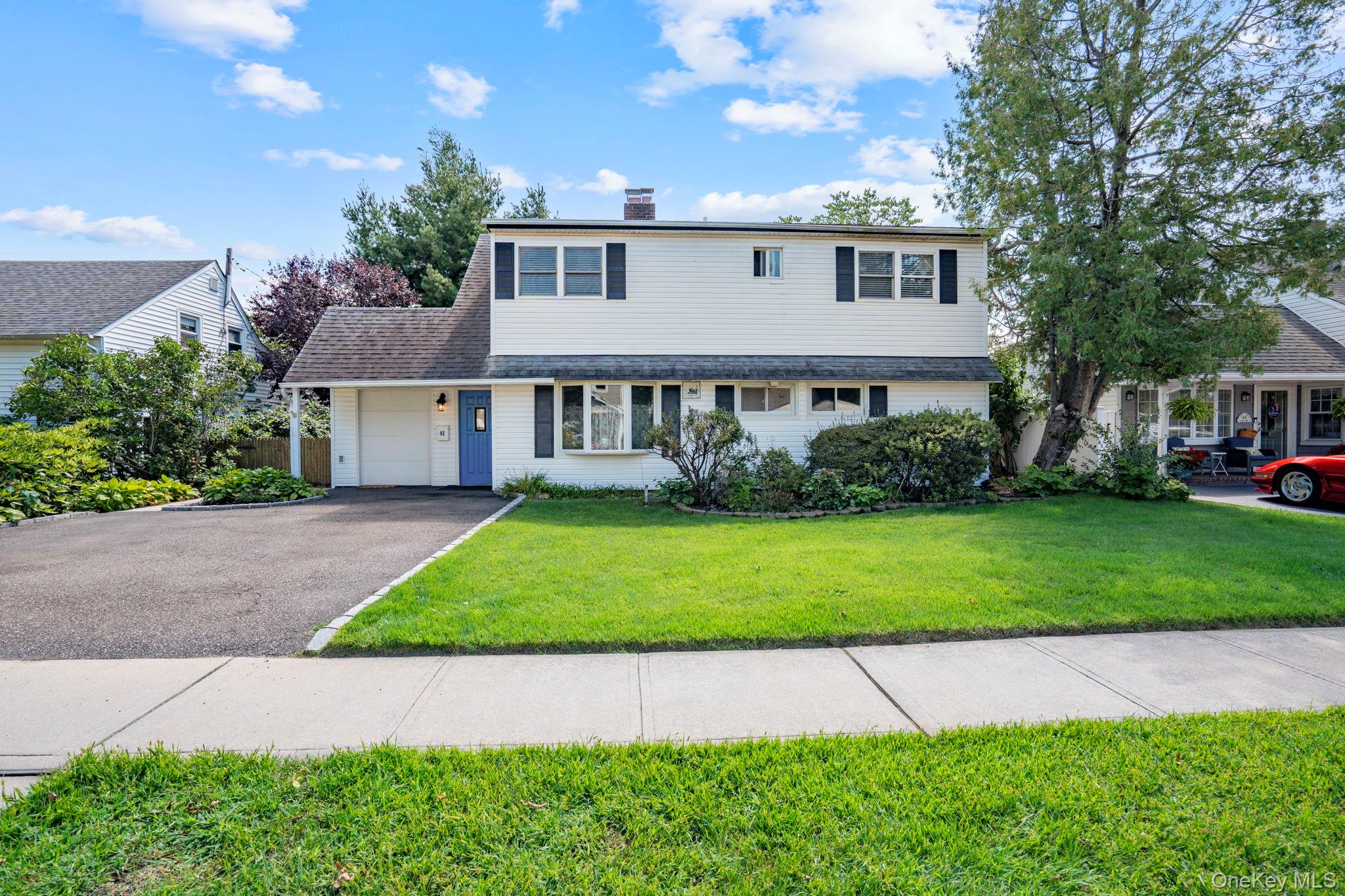 48 Grey Lane, Levittown