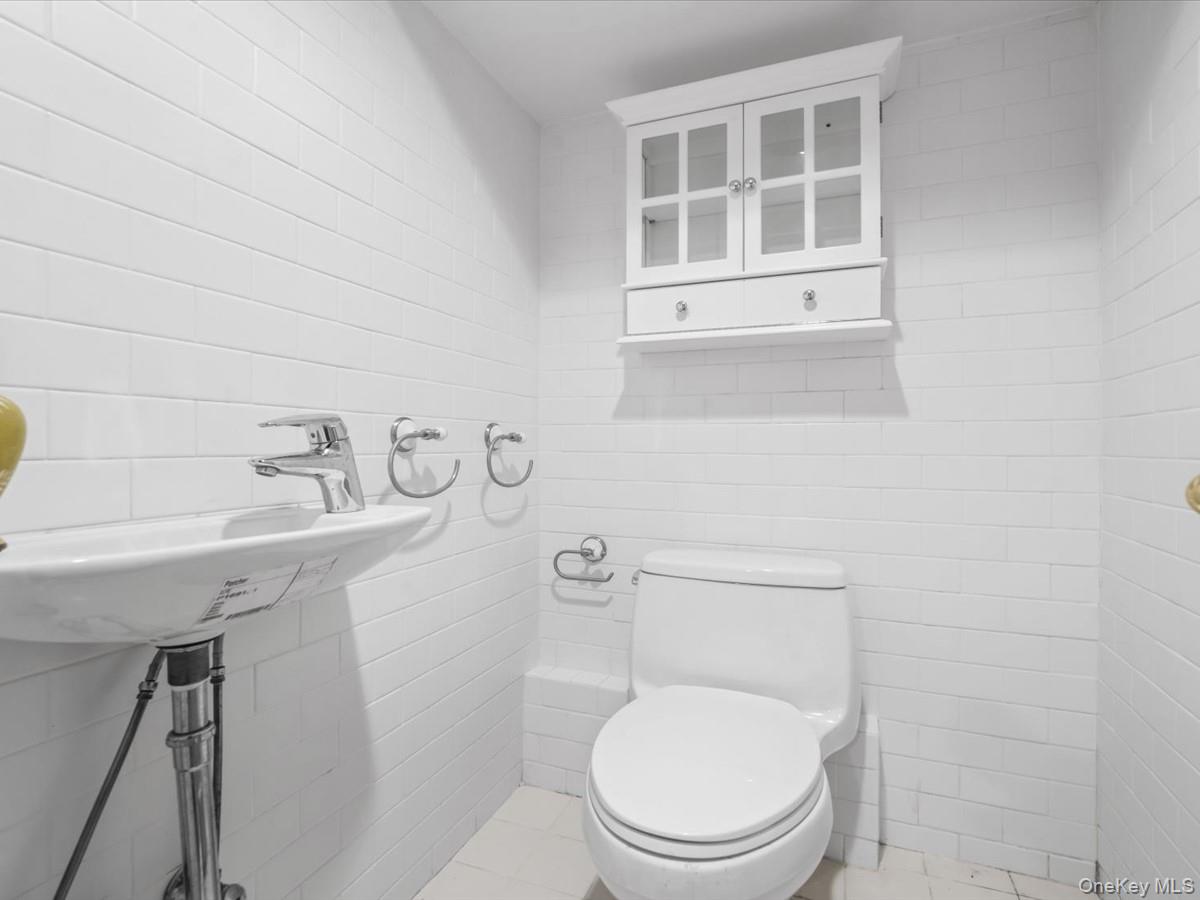 2 Amherst Road — photo 37