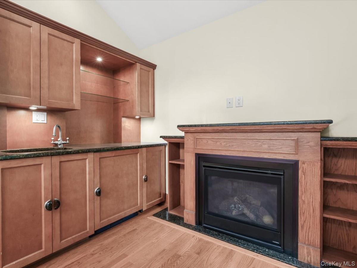 2 Amherst Road — photo 10