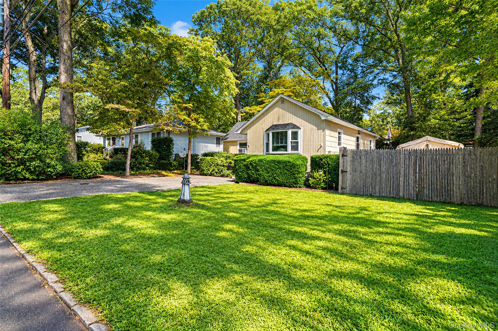 7 Beacon Drive — photo 2