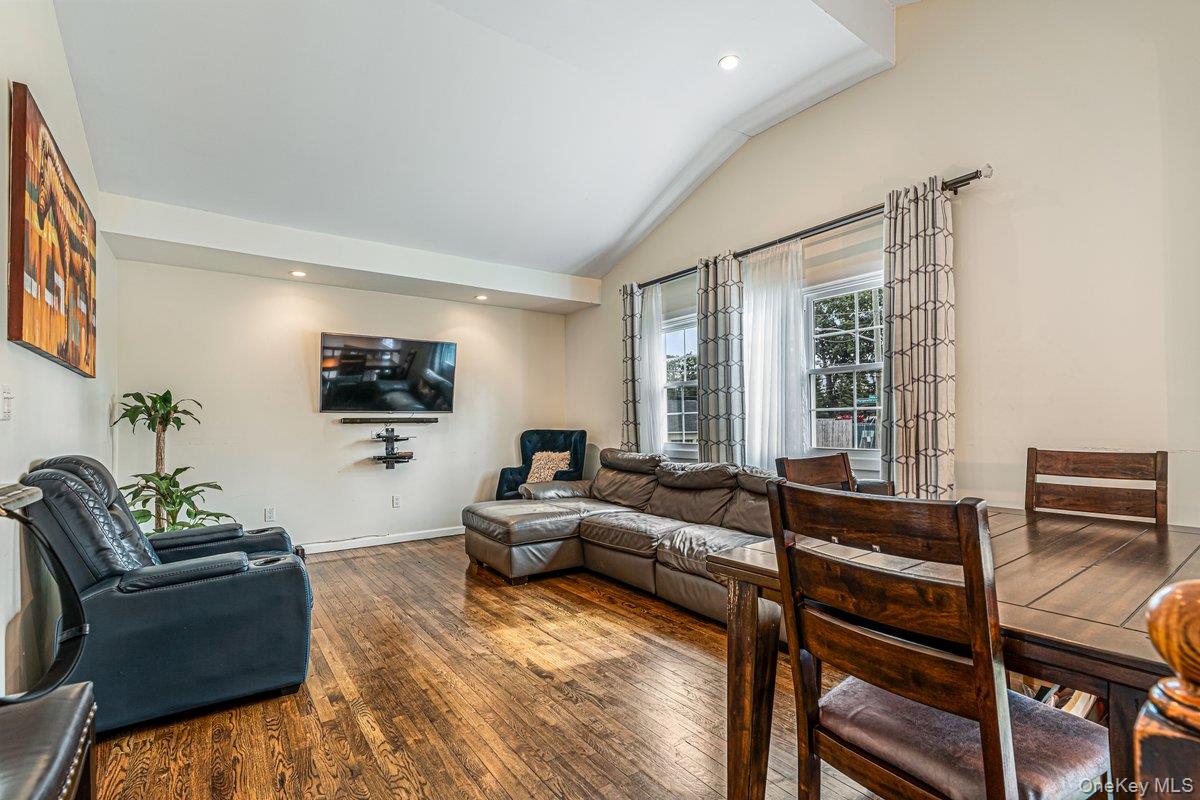 115 Margaretta Avenue — photo 2