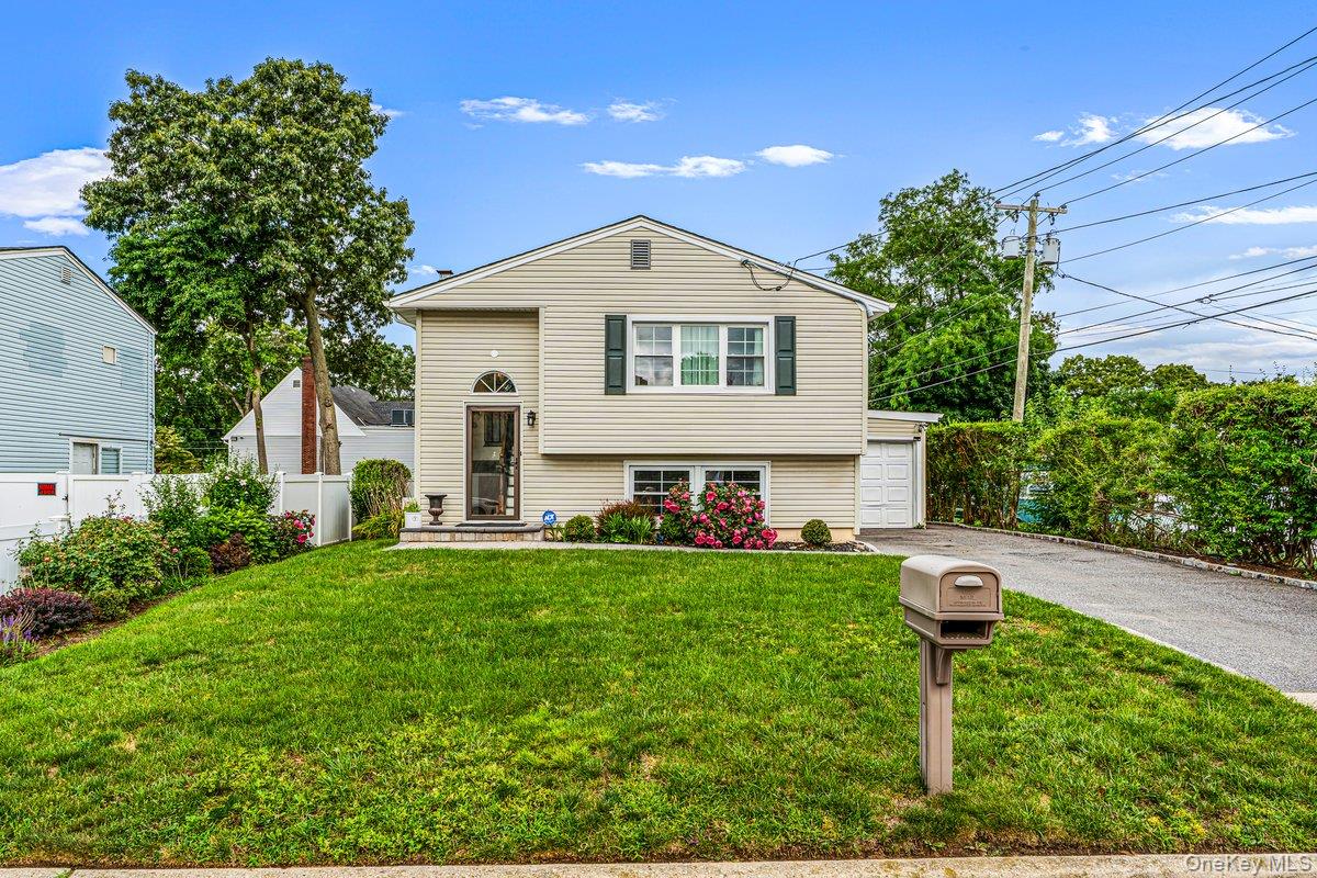 115 Margaretta Avenue, Massapequa
