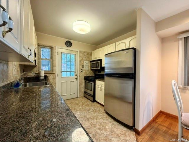 392 Coleridge Street — photo 12
