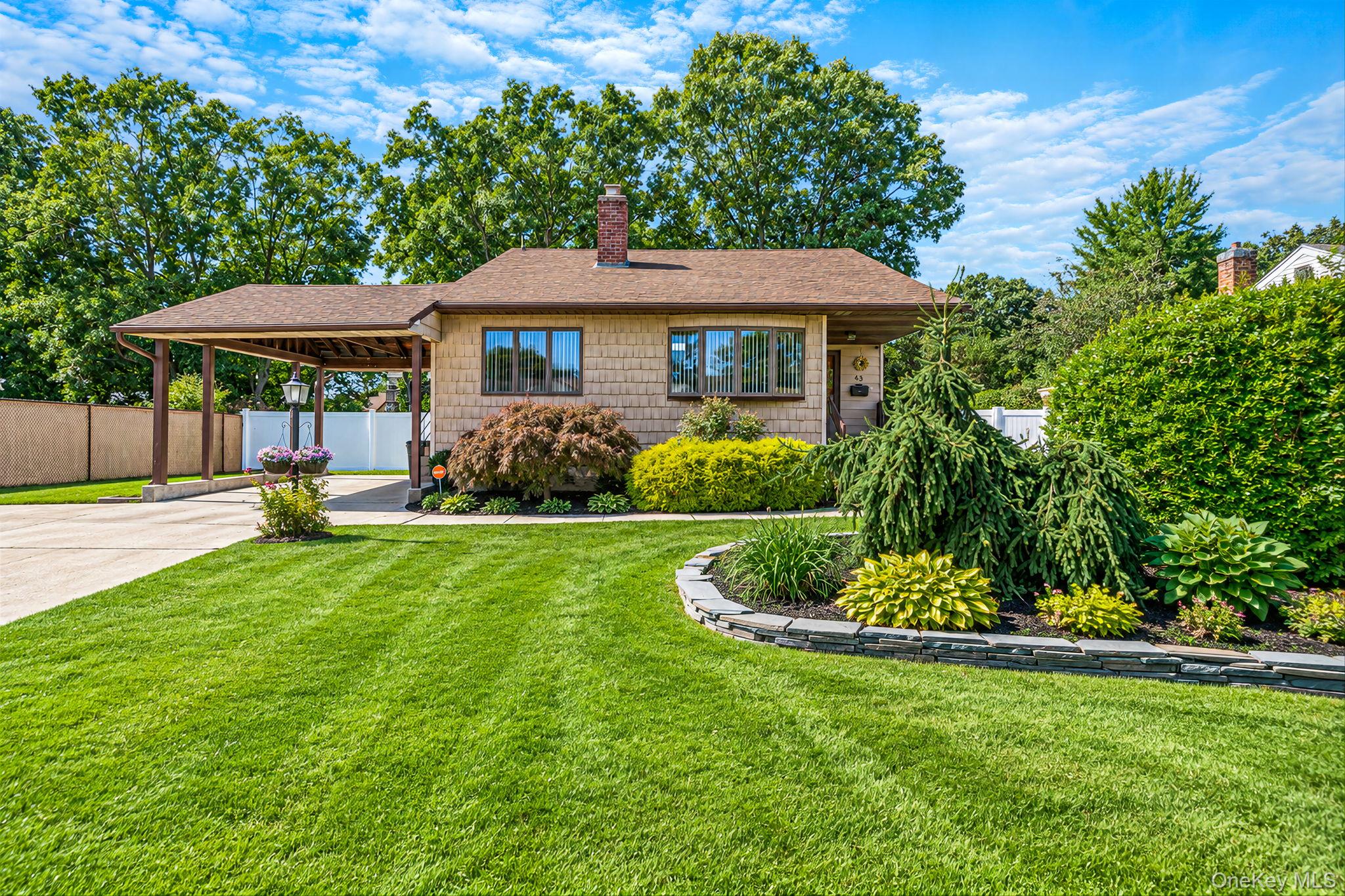 43 Jay Road, Centereach