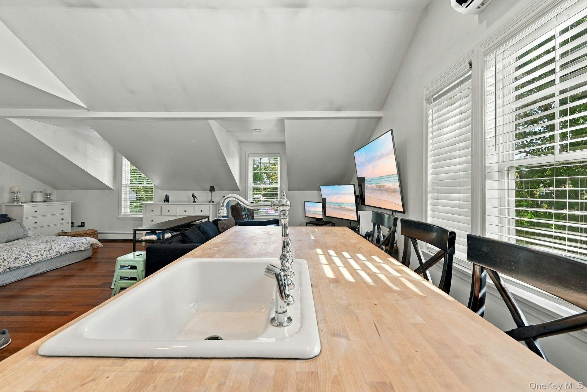 354 Middle Road — photo 34